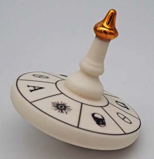 Porcelain spinning top