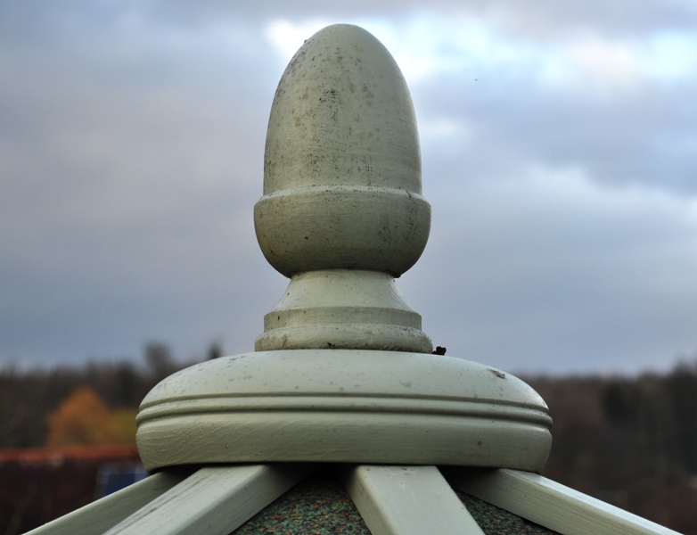 Summerhouse finial
